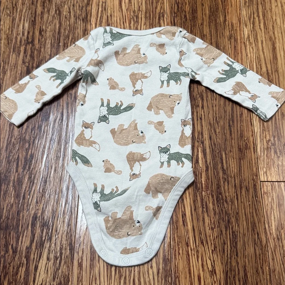 Carter’s beige forest creature fox bear long sleeve snap closure bodysuit 9M